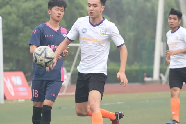 丁俊晖苦战不敌利索夫斯基 无缘世锦赛16强
